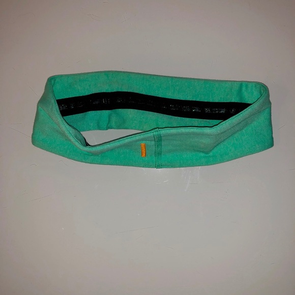 Lucy Accessories - Lucy Wide Grip Headband almost new condition